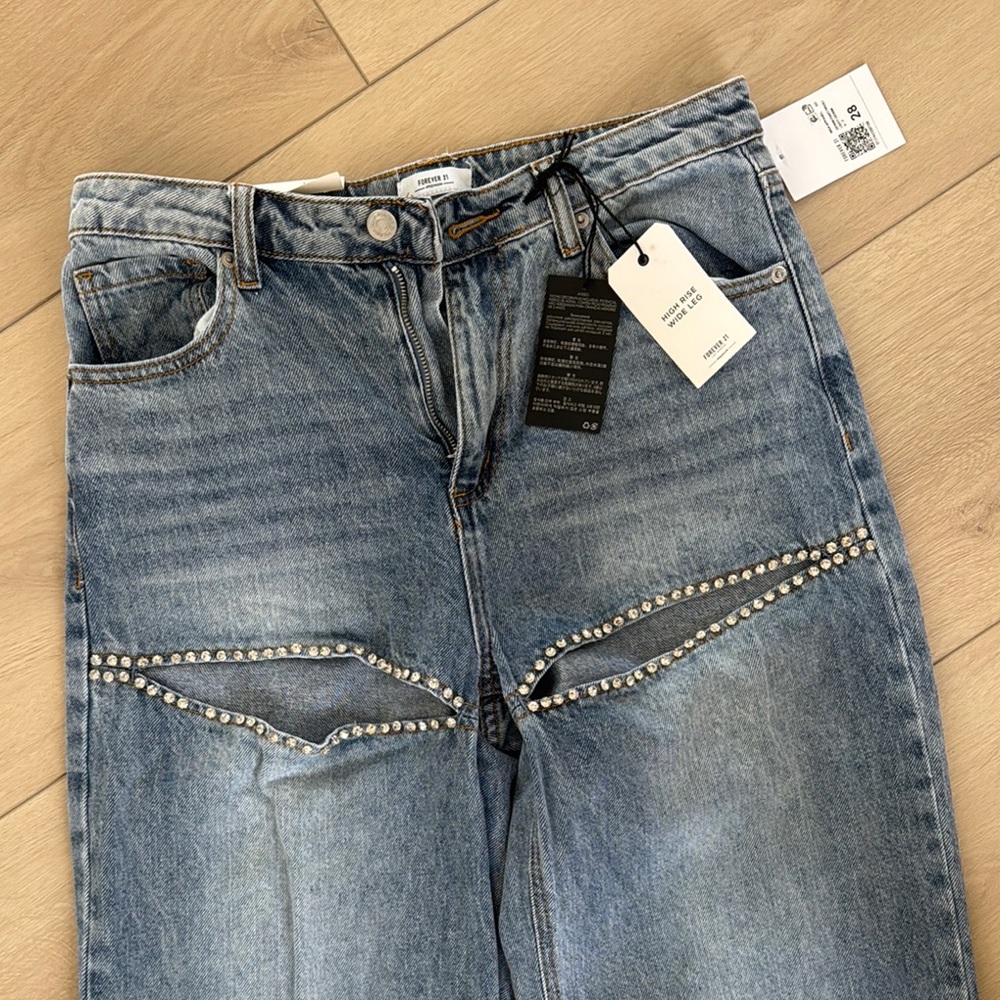 Stylish Blue Denim Jeans with Rhinestone Accents